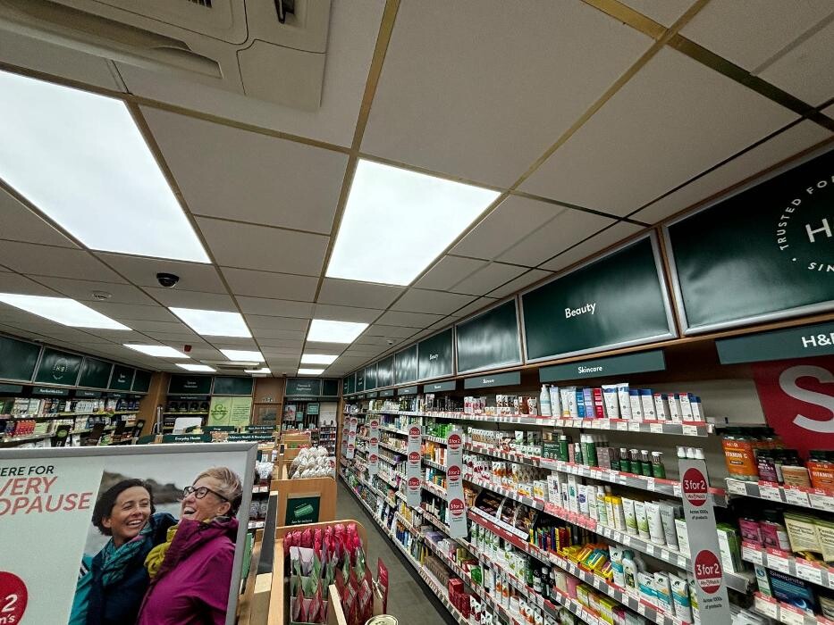 Images Holland & Barrett - Shirley