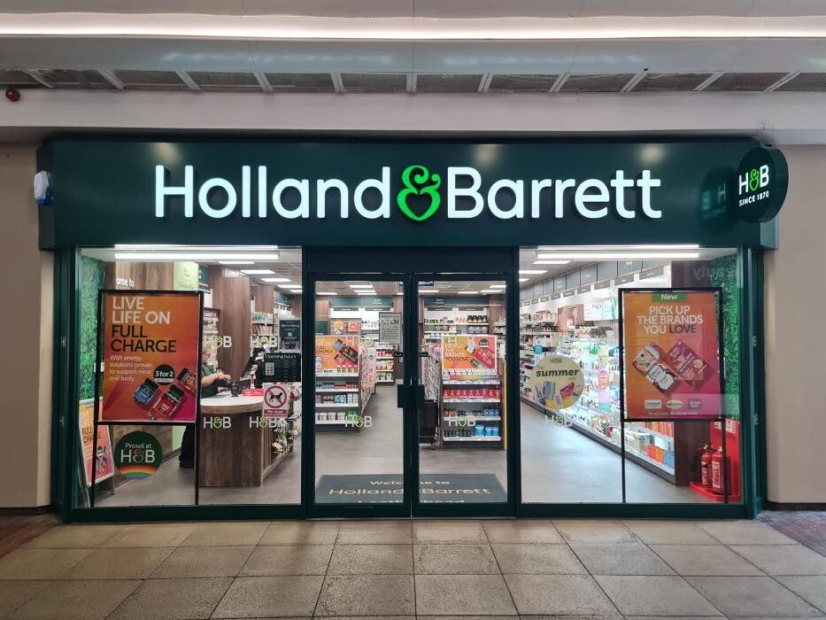 Images Holland & Barrett - Leatherhead