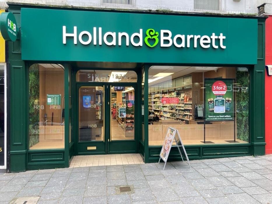 Images Holland & Barrett - Torquay