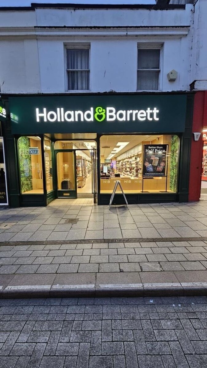 Images Holland & Barrett - Torquay