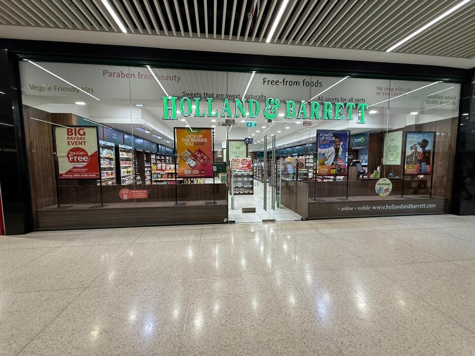 Images Holland & Barrett - Poole