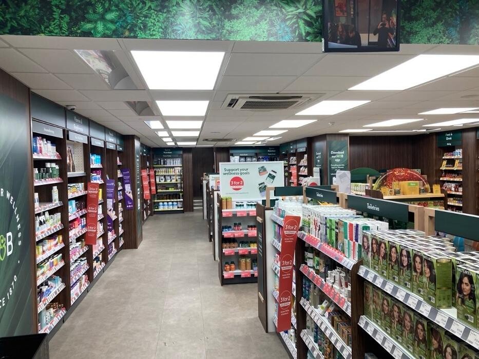 Images Holland & Barrett - Newquay