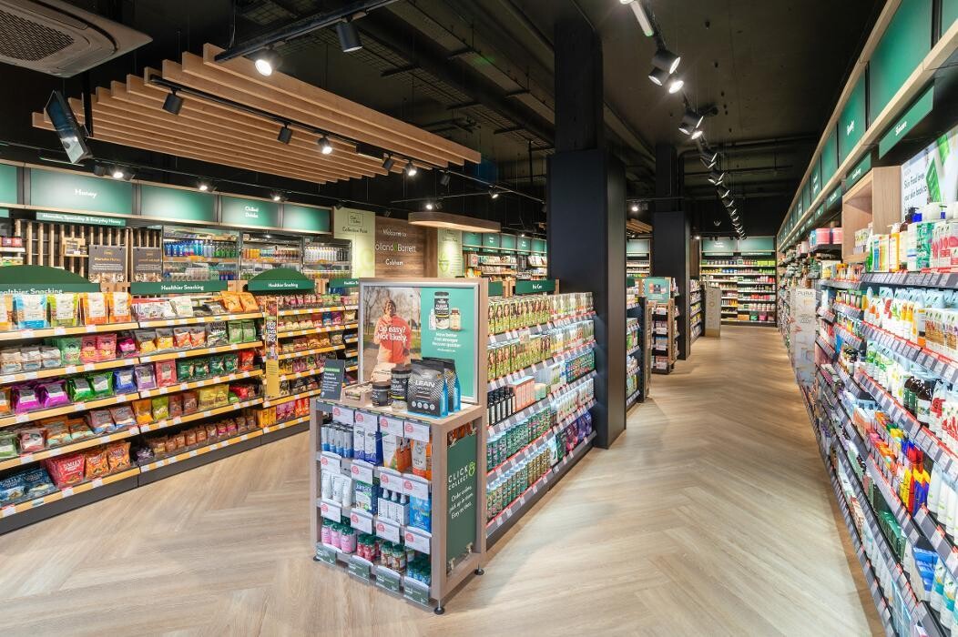 Images Holland & Barrett - Cobham