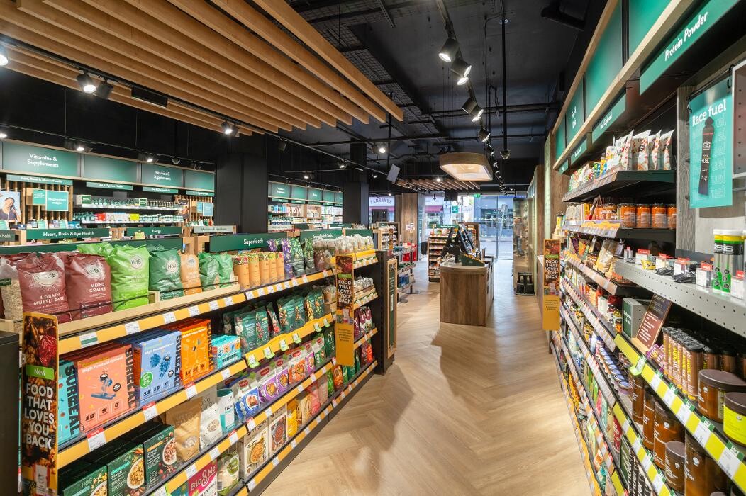 Images Holland & Barrett - Cobham