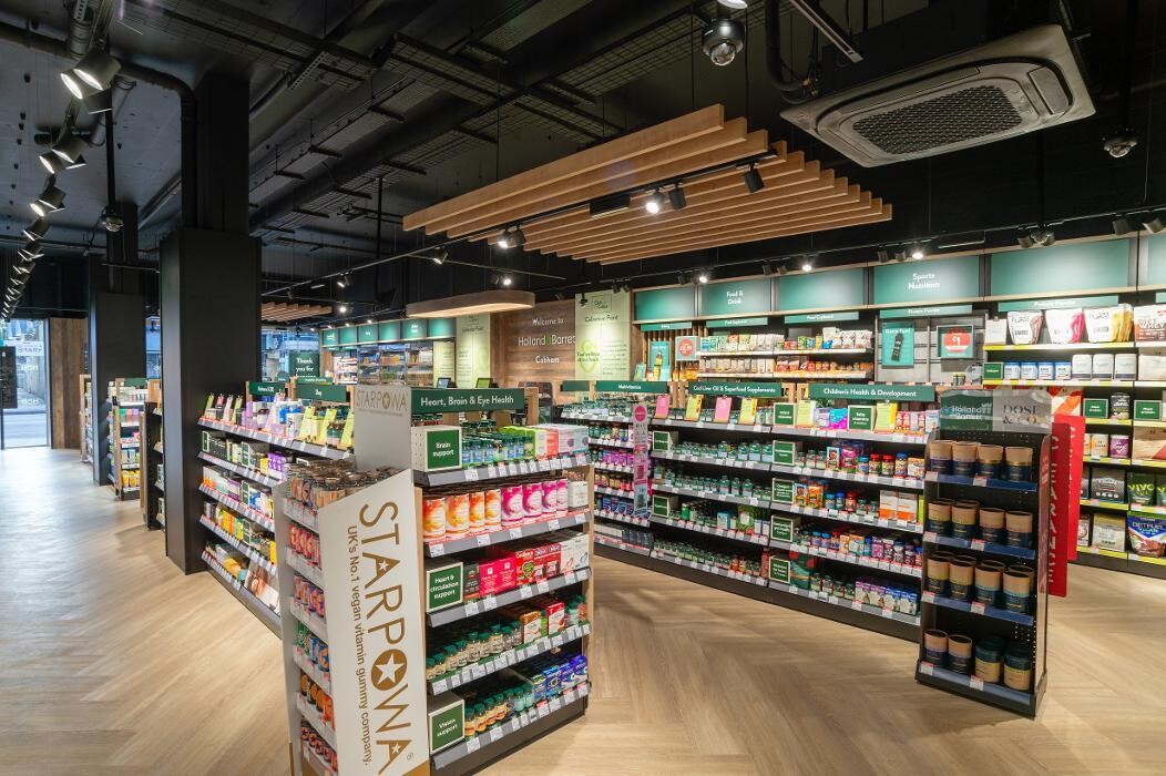 Images Holland & Barrett - Cobham