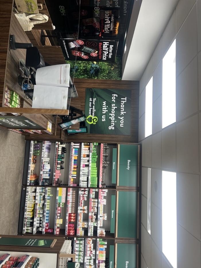 Images Holland & Barrett - Teddington