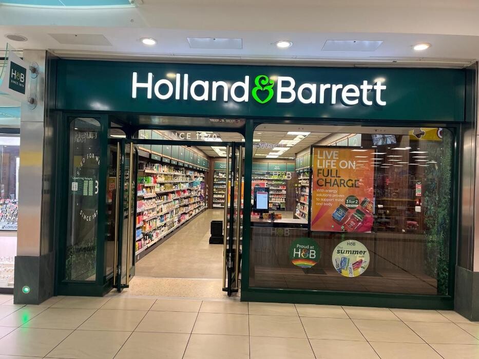Images Holland & Barrett - Staines