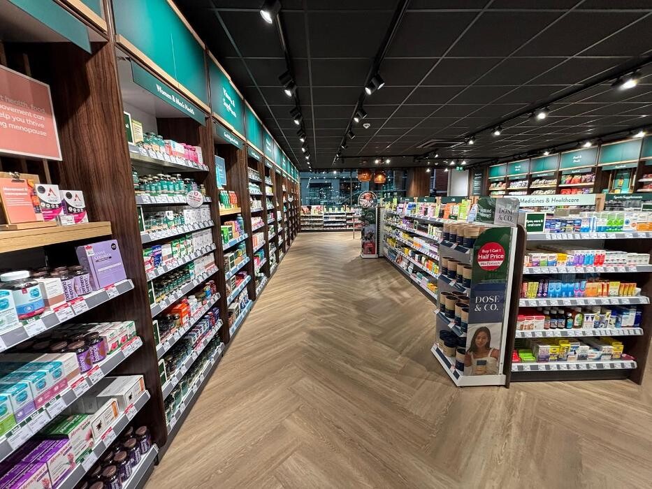 Images Holland & Barrett - Tottenham Court Road 2