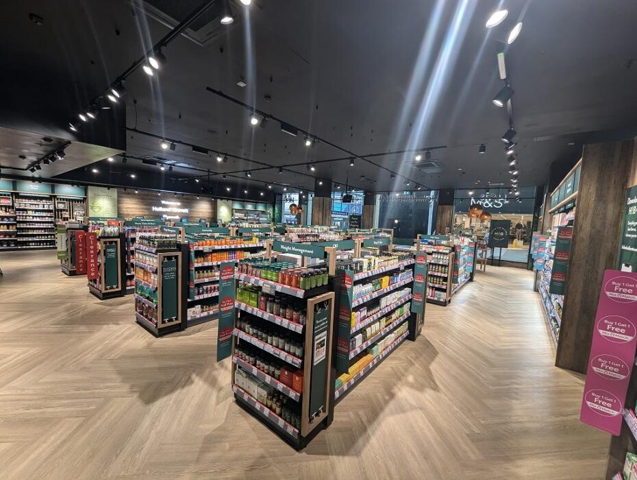 Images Holland & Barrett - Plymouth