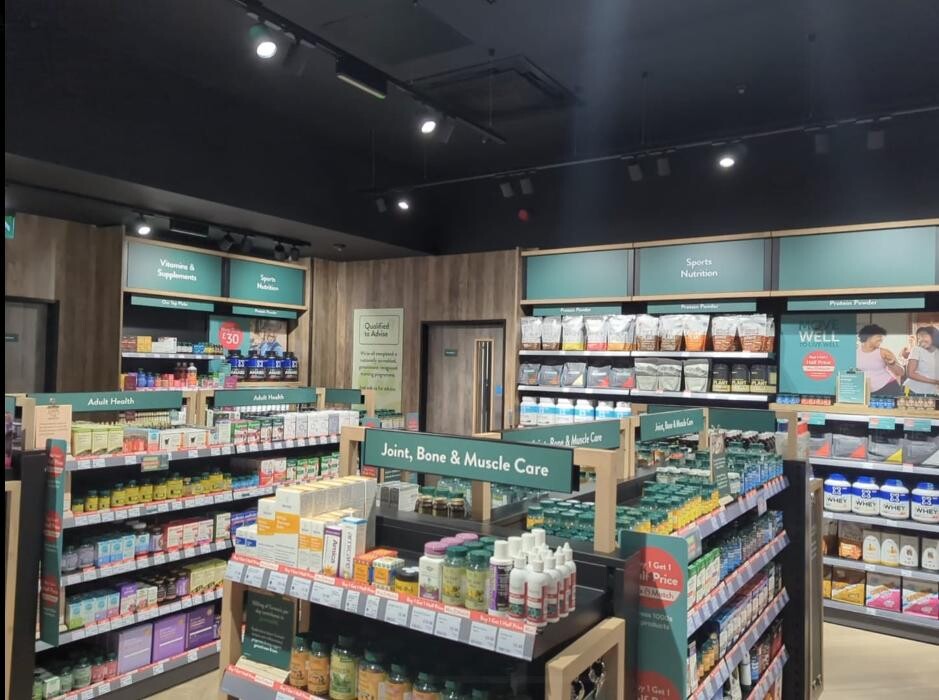 Images Holland & Barrett - Plymouth