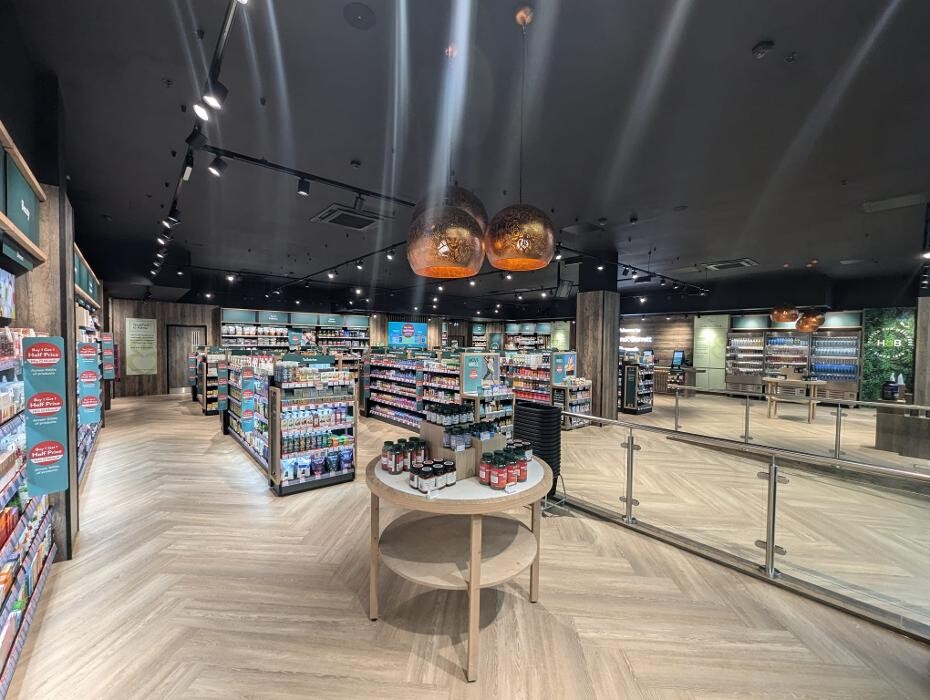 Images Holland & Barrett - Plymouth