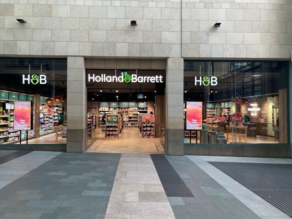Images Holland & Barrett - Plymouth