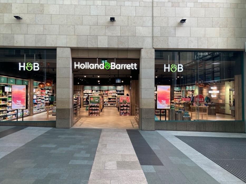 Images Holland & Barrett - Plymouth