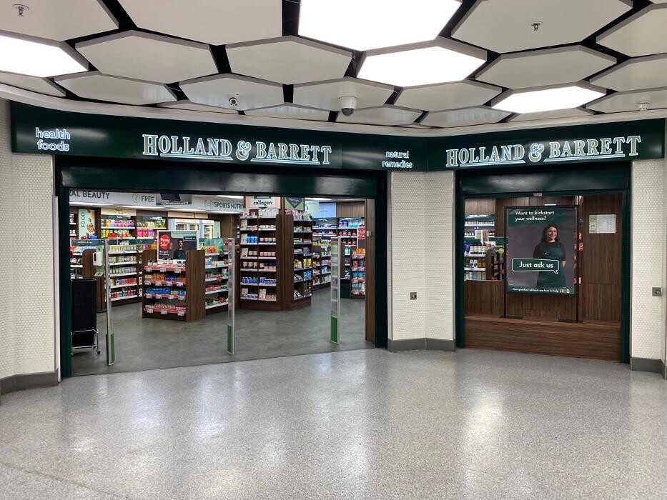Images Holland & Barrett - West One