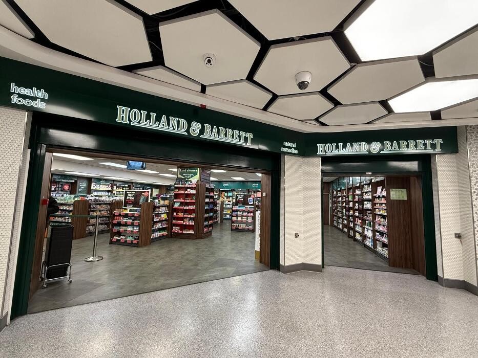 Images Holland & Barrett - West One