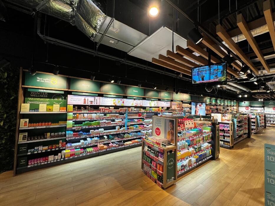 Images Holland & Barrett - Edinburgh St James Quarter