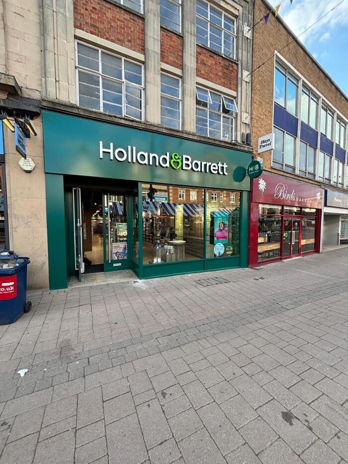 Images Holland & Barrett - Loughborough