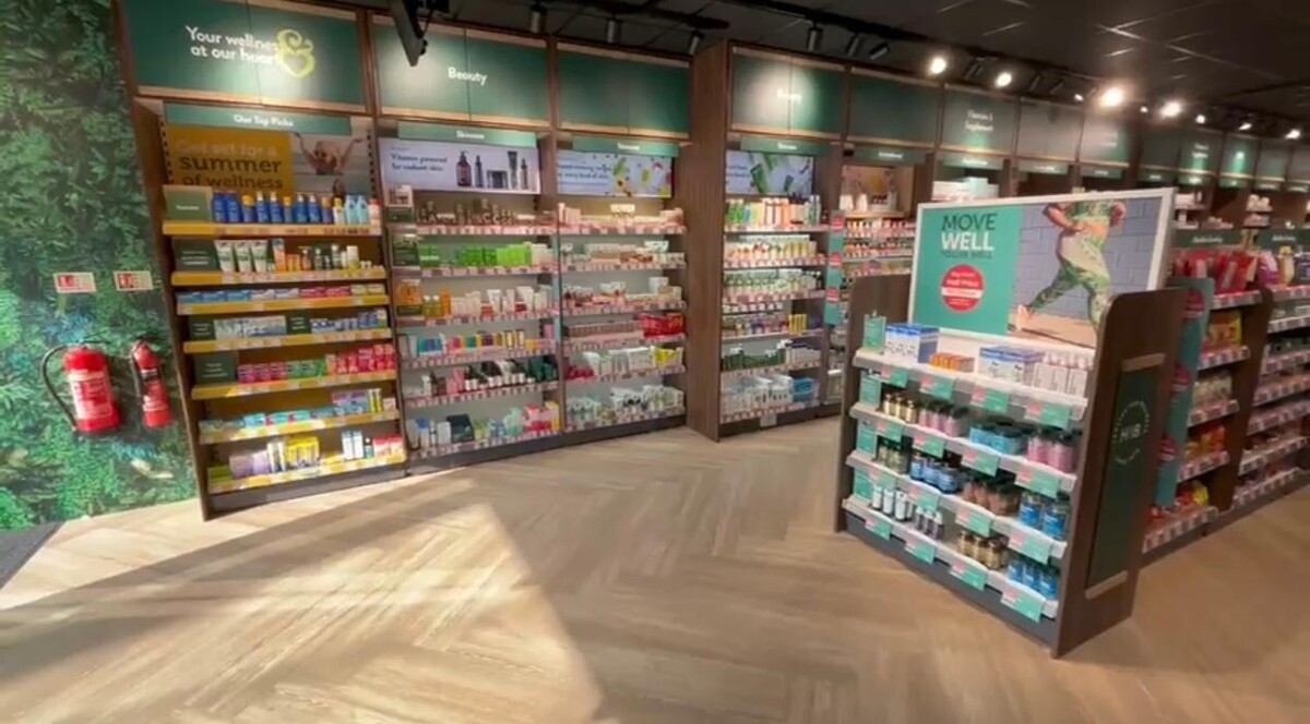 Images Holland & Barrett - Loughborough