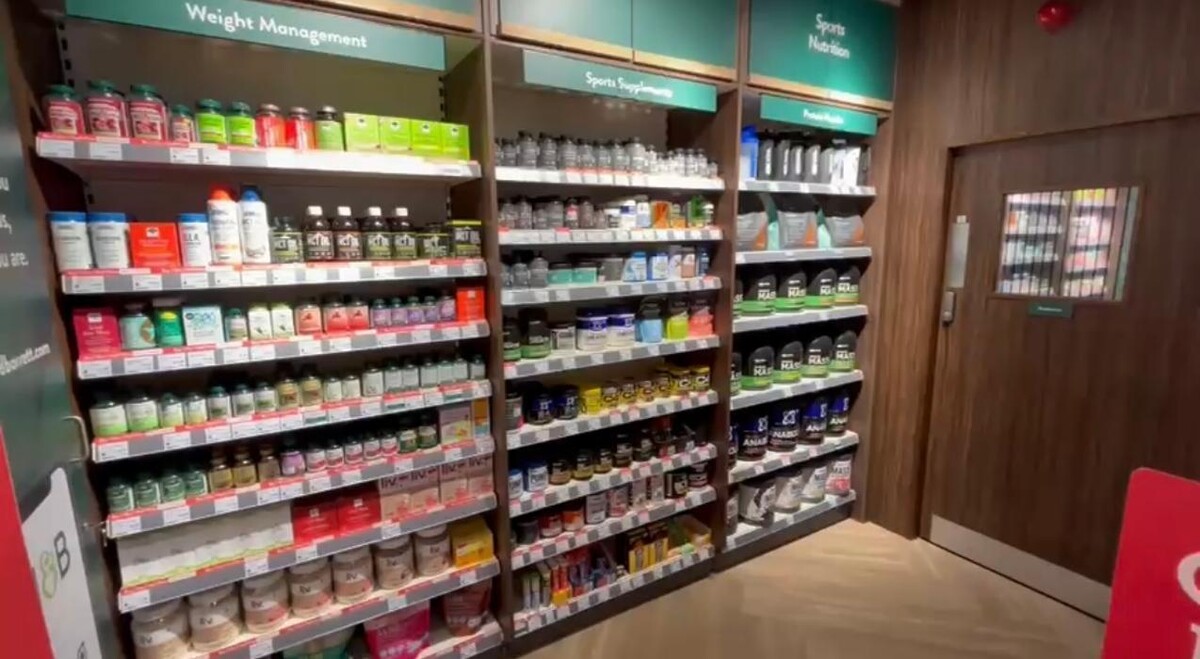 Images Holland & Barrett - Loughborough