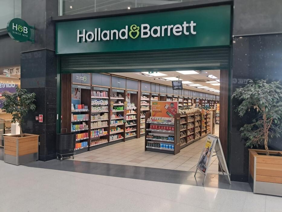 Images Holland & Barrett - Wigan