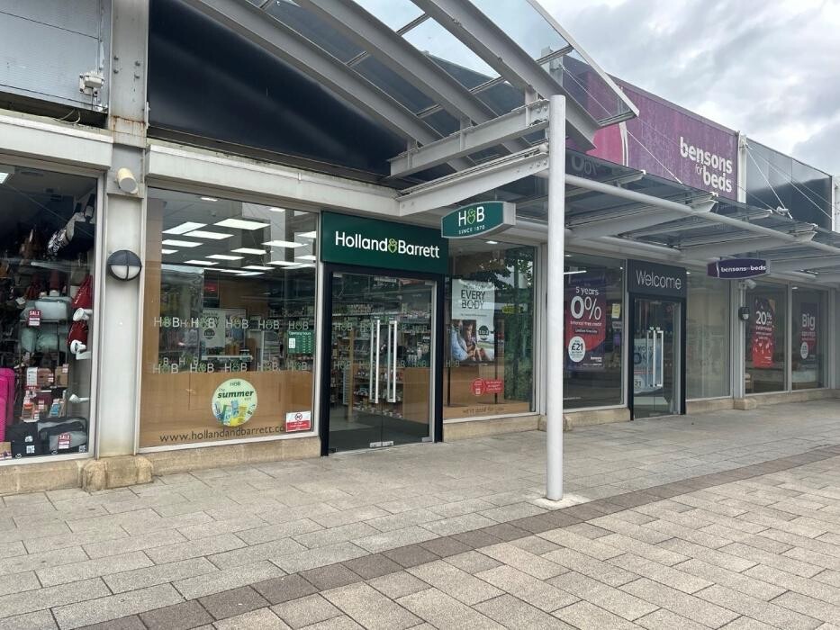 Images Holland & Barrett - Castleford Outlet