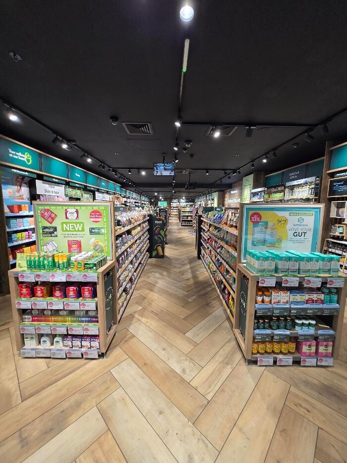 Images Holland & Barrett - Trafford Centre