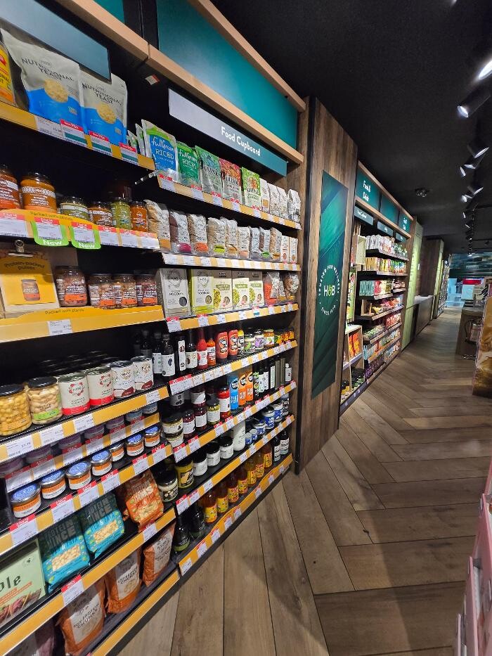 Images Holland & Barrett - Trafford Centre