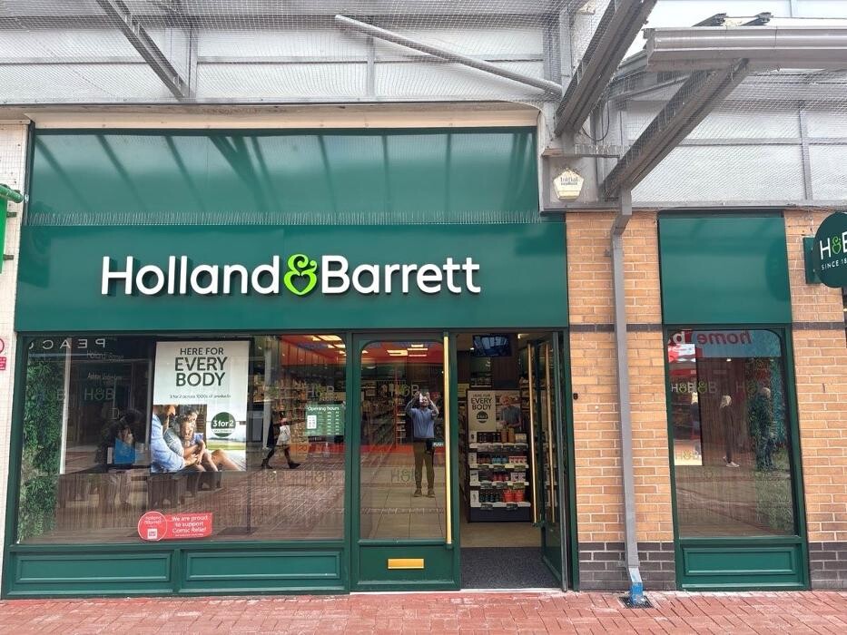 Images Holland & Barrett - Ashton Under Lyne