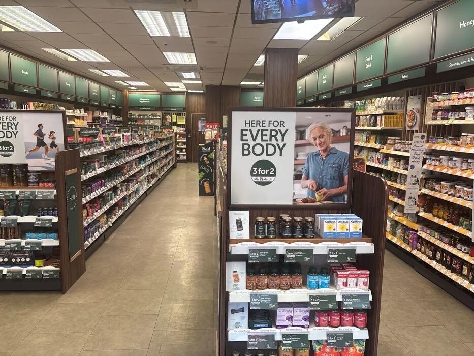 Images Holland & Barrett - Ashton Under Lyne