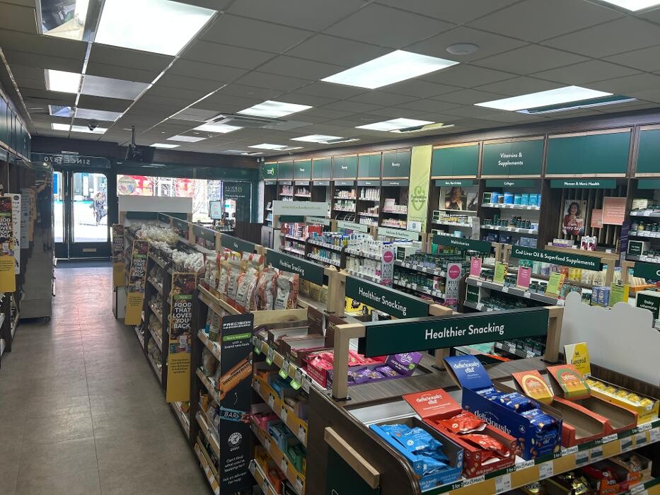 Images Holland & Barrett - Oldham