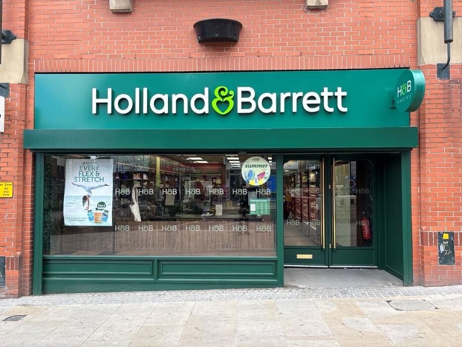 Images Holland & Barrett - Oldham