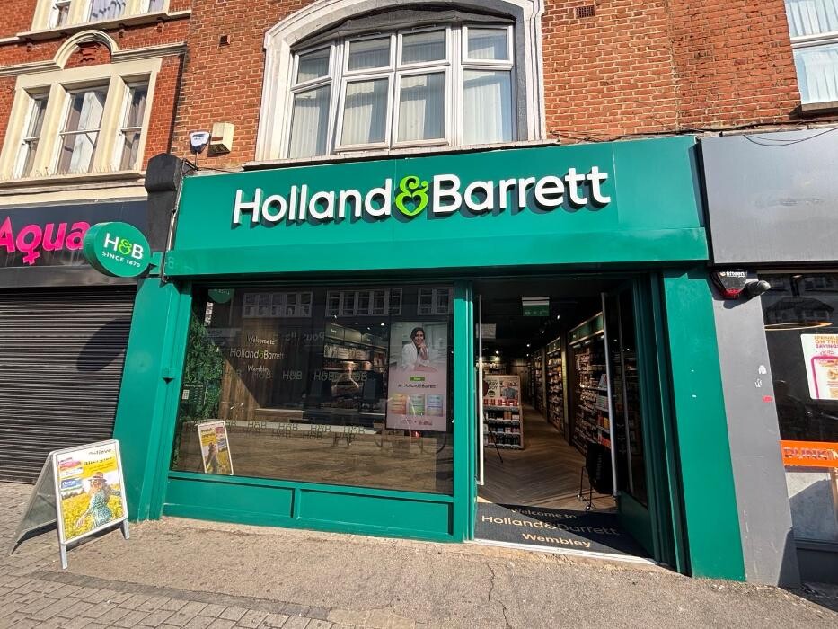Images Holland & Barrett - Wembley