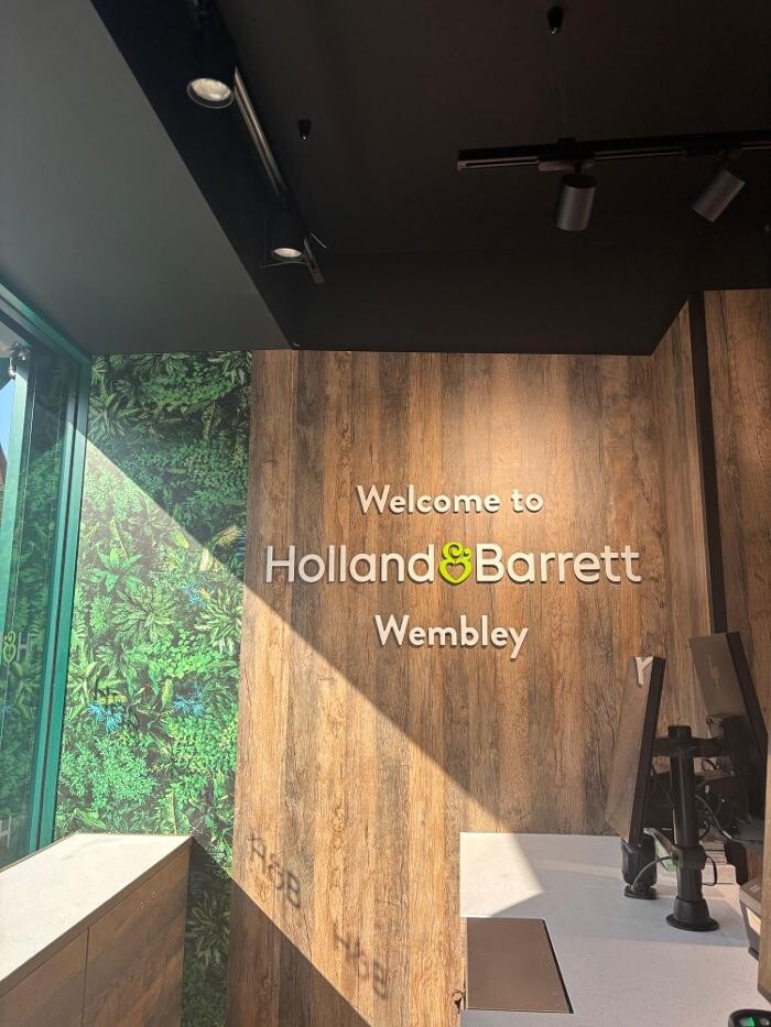 Images Holland & Barrett - Wembley