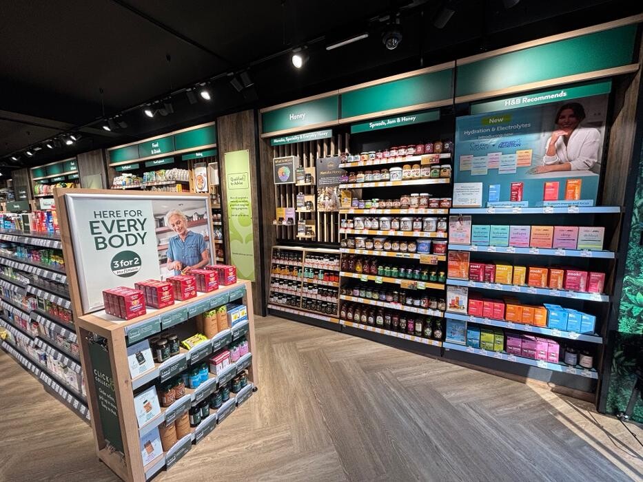 Images Holland & Barrett - Wembley