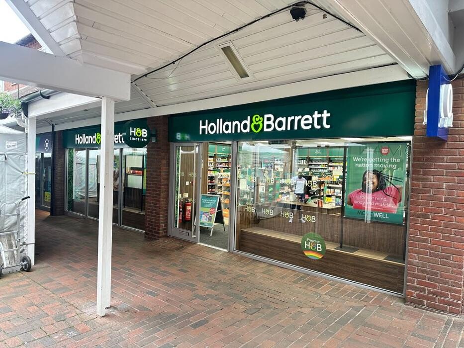 Images Holland & Barrett - Haywards Heath