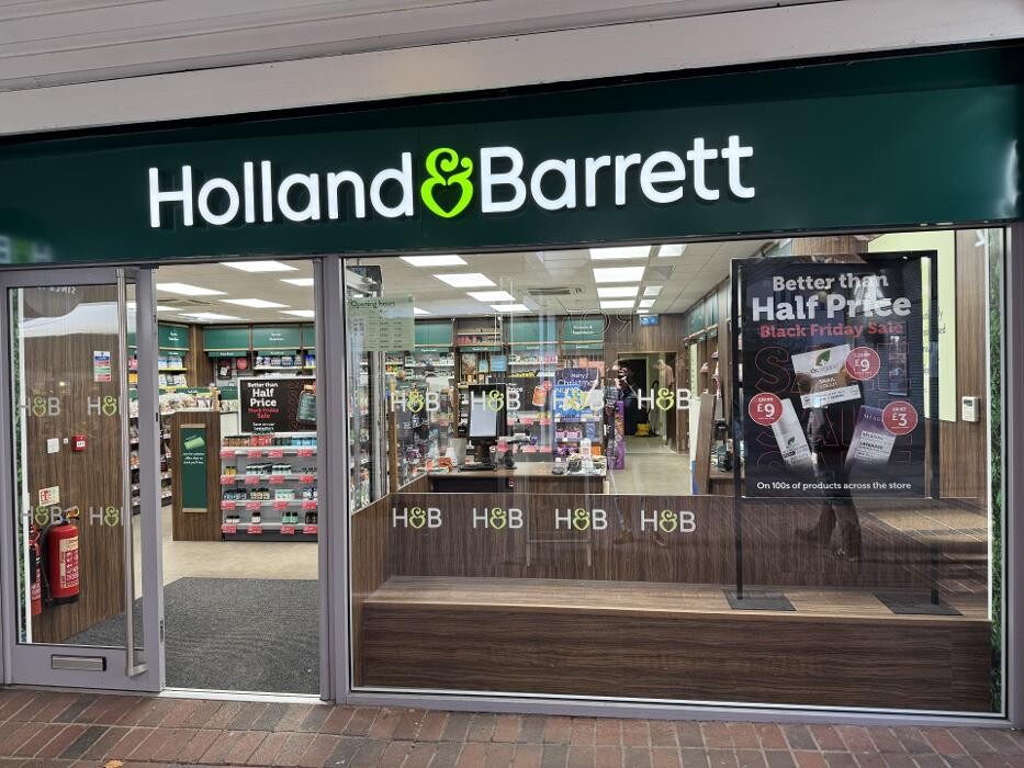 Images Holland & Barrett - Haywards Heath