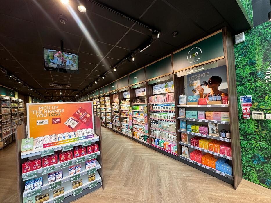 Images Holland & Barrett - Teesside