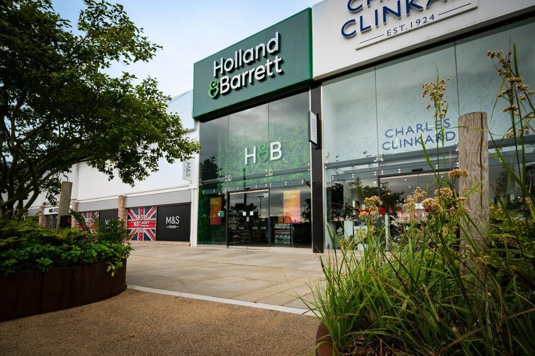 Images Holland & Barrett - Teesside