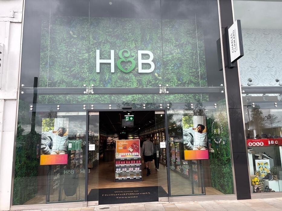 Images Holland & Barrett - Teesside