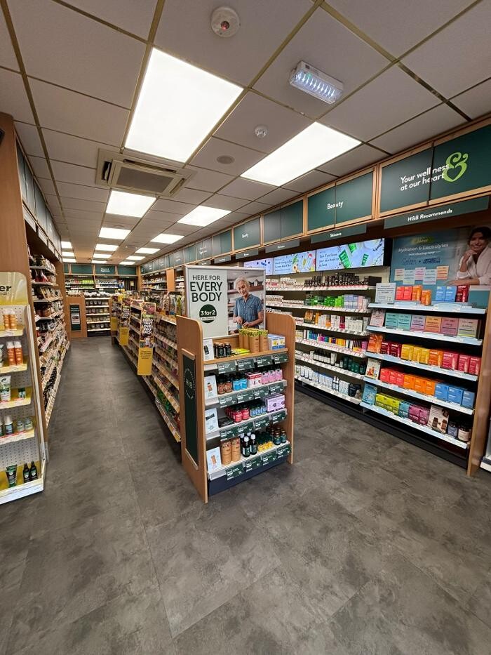 Images Holland & Barrett - Burnley