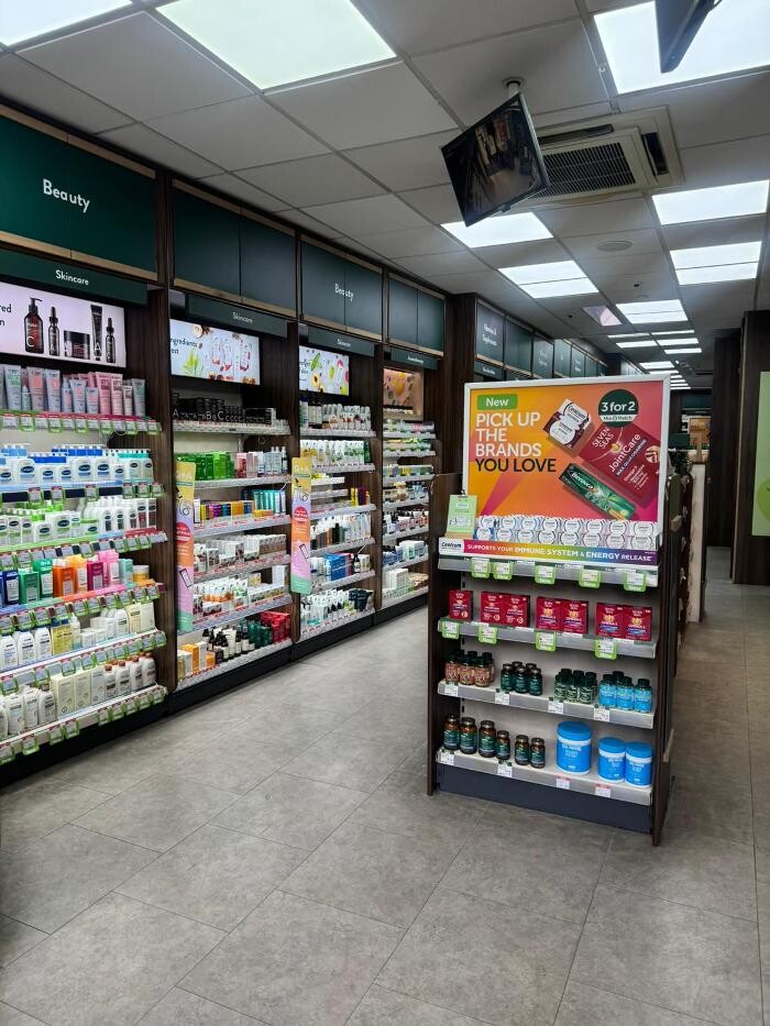 Images Holland & Barrett - Tottenham Court Road