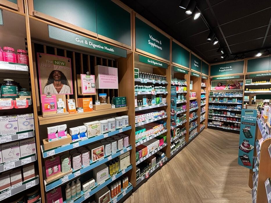 Images Holland & Barrett - Westwood Cross