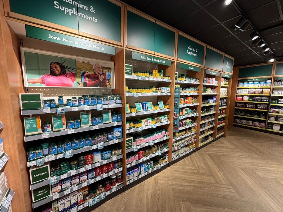 Images Holland & Barrett - Westwood Cross