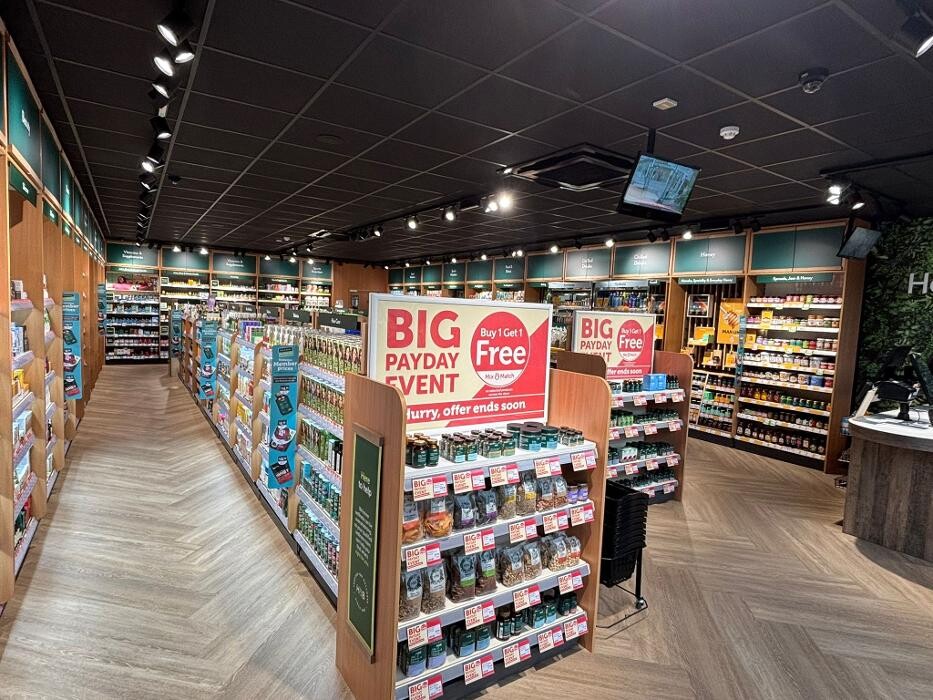 Images Holland & Barrett - Westwood Cross