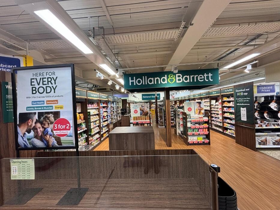 Images Holland & Barrett - Telford Tesco