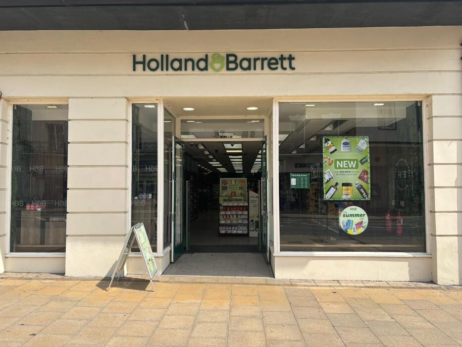 Images Holland & Barrett - Leamington Spa