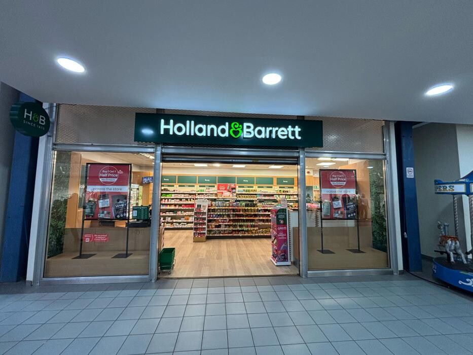 Images Holland & Barrett - Chatham Outlet