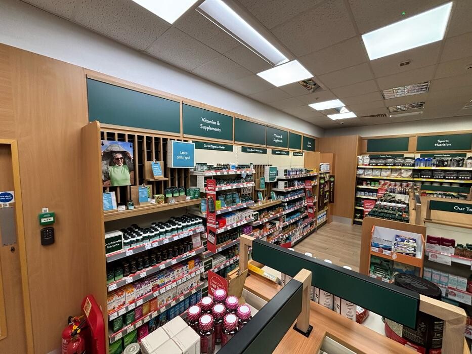 Images Holland & Barrett - Chatham Outlet