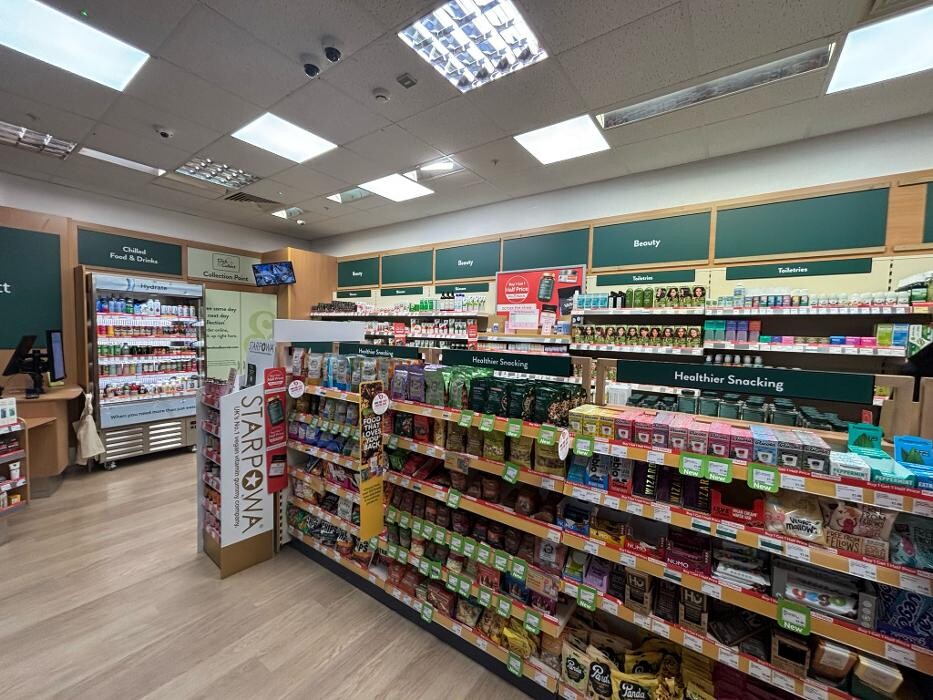 Images Holland & Barrett - Chatham Outlet