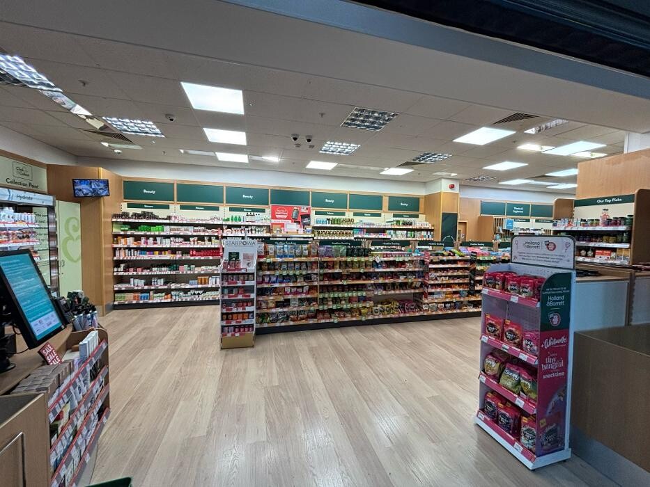 Images Holland & Barrett - Chatham Outlet